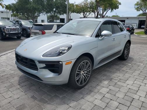 Dolomite Silver Metallic 2020 Porsche Macan Turbo