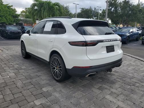 2023 Porsche Cayenne Platinum Edition
