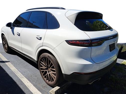 2023 Porsche Cayenne Platinum Edition