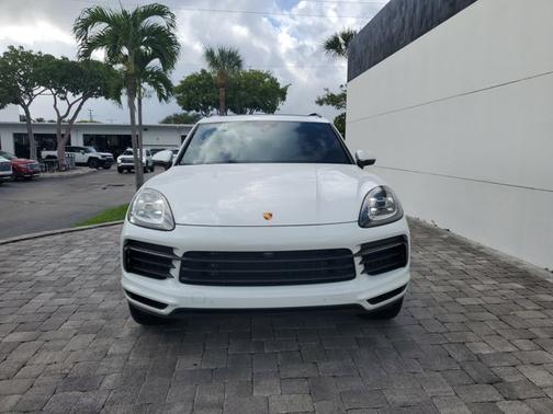 2023 Porsche Cayenne Platinum Edition