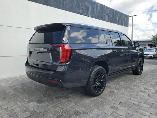 Titanium Rush Metallic 2023 GMC Yukon XL Denali Ultimate