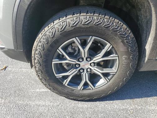 2024 GMC Acadia AWD AT4