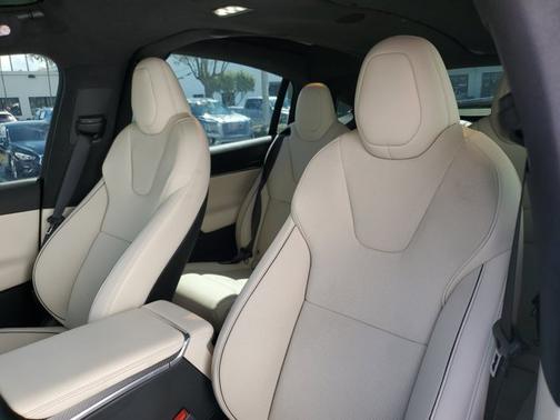 2022 Tesla Model X Plaid