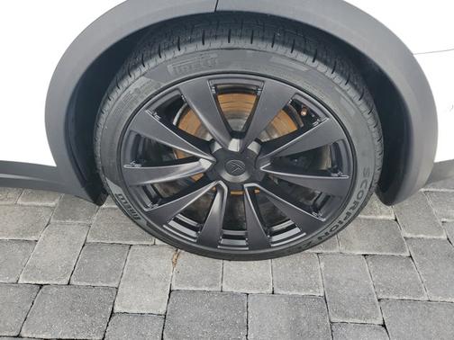 2022 Tesla Model X Plaid