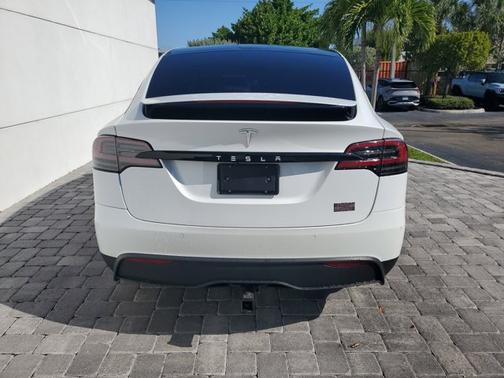 2022 Tesla Model X Plaid