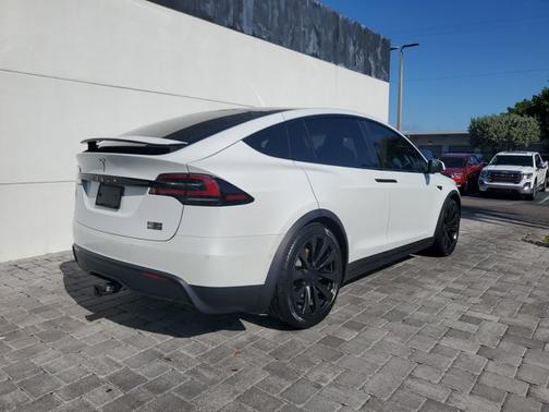 2022 Tesla Model X Plaid