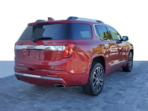 2020 GMC Acadia Denali