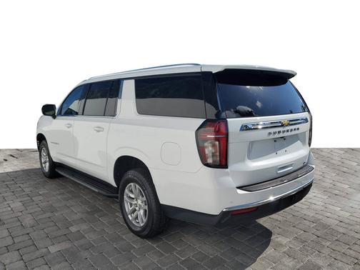 Summit White 2023 Chevrolet Suburban LT