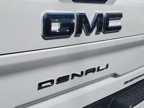 2024 GMC Sierra 2500 Denali