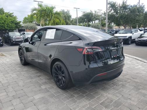 2024 Tesla Model Y Standard Range