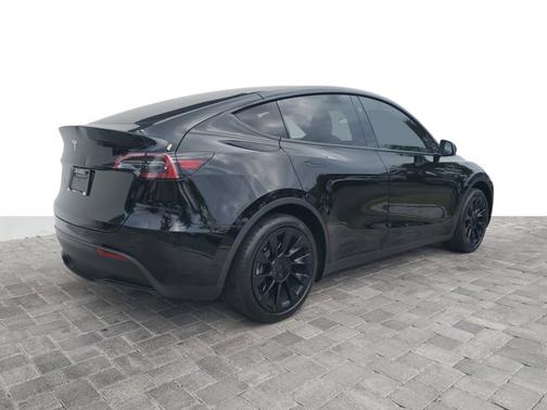 2024 Tesla Model Y Standard Range