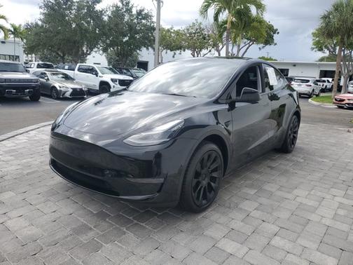 2024 Tesla Model Y Standard Range