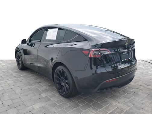 2024 Tesla Model Y Standard Range