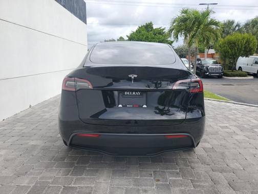 2024 Tesla Model Y Standard Range