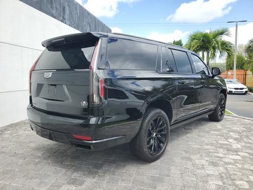 2022 Cadillac Escalade ESV Sport Platinum