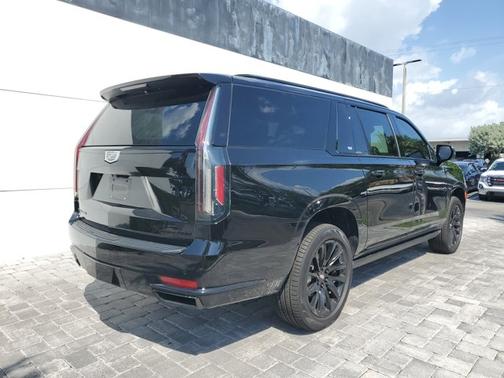 2022 Cadillac Escalade ESV Sport Platinum