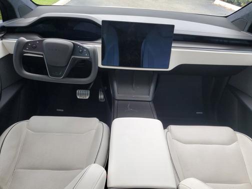 2022 Tesla Model X Plaid