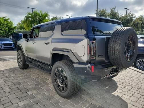 Magnus Gray Matte 2026 GMC HUMMER EV SUV 3X