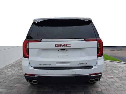 2025 GMC Yukon AT4