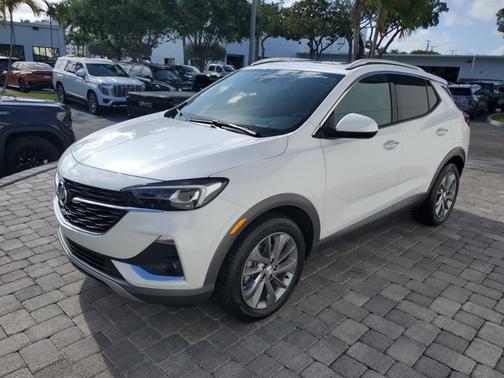 White Frost Tricoat 2023 Buick Encore GX Essence