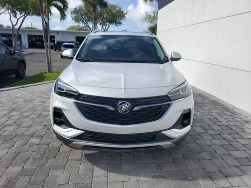 White Frost Tricoat 2023 Buick Encore GX Essence