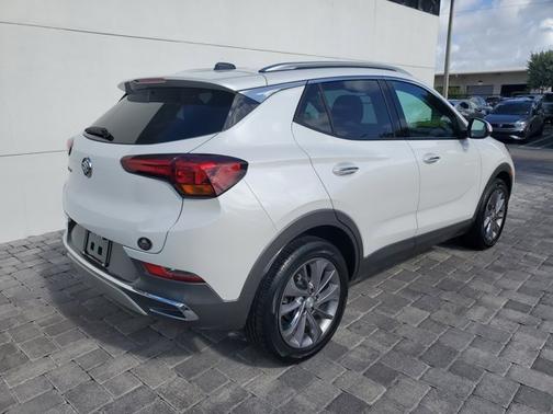 White Frost Tricoat 2023 Buick Encore GX Essence