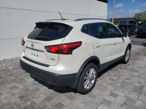 2017 Nissan Rogue Sport SV