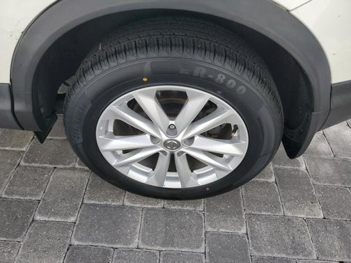 2017 Nissan Rogue Sport SV