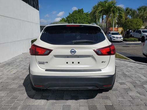 2017 Nissan Rogue Sport SV