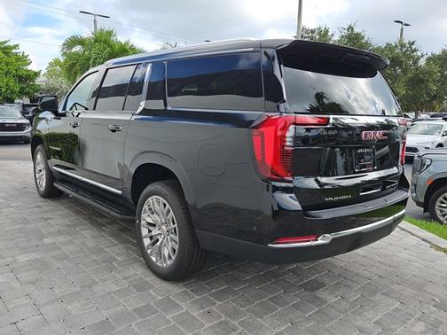 2025 GMC Yukon XL Elevation
