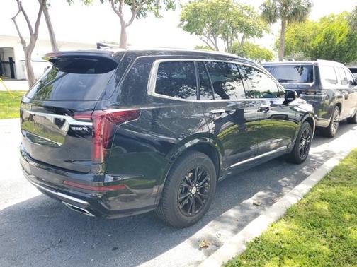 2022 Cadillac XT6 Luxury