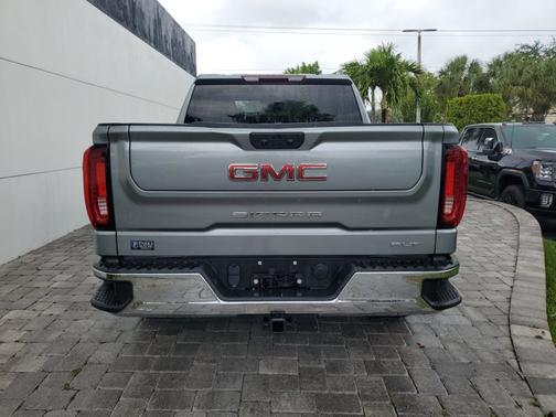 Sterling Metallic 2024 GMC Sierra 1500 SLT
