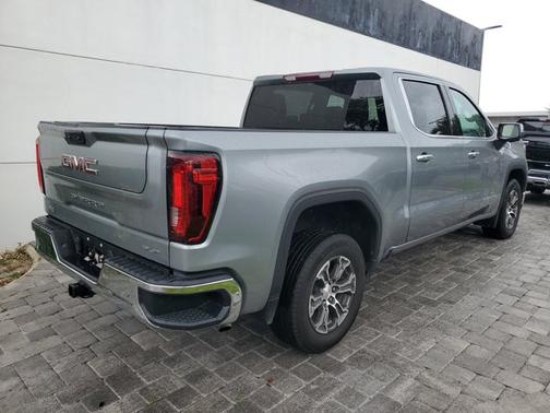 Sterling Metallic 2024 GMC Sierra 1500 SLT