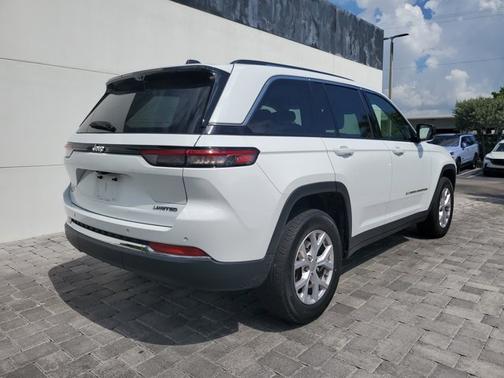 Bright White Clearcoat 2022 Jeep Grand Cherokee Limited