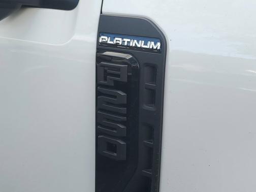 2025 Ford F-250 Platinum