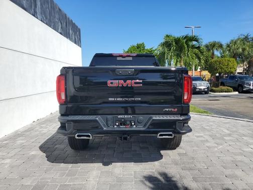2024 GMC Sierra 1500 AT4