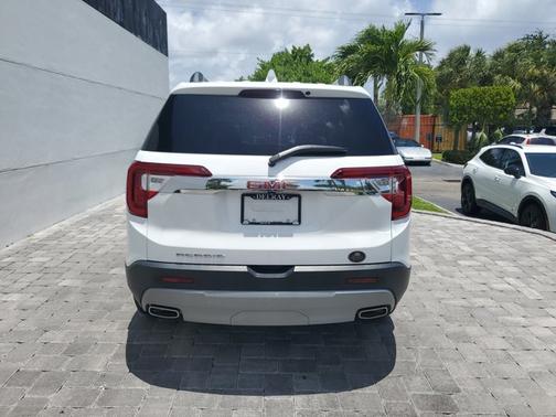 Summit White 2023 GMC Acadia SLT