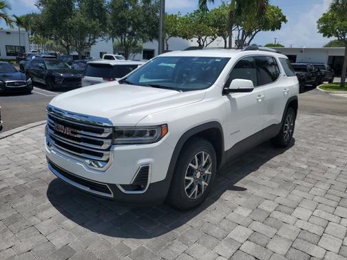 Summit White 2023 GMC Acadia SLT