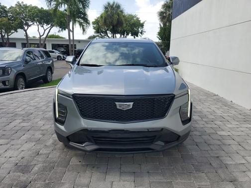 2025 Cadillac XT4 FWD Premium Luxury