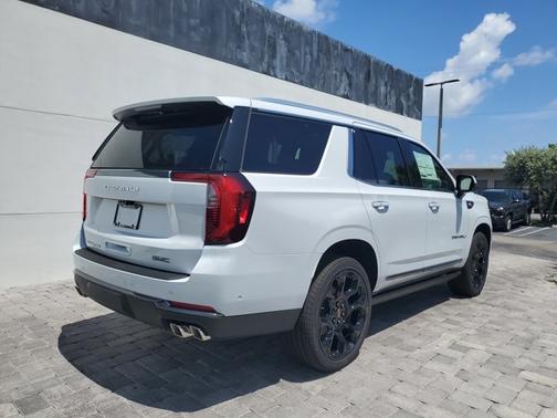 Glacier White Tricoat 2026 GMC Yukon Denali Ultimate