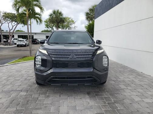 2022 Mitsubishi Outlander Black Edition