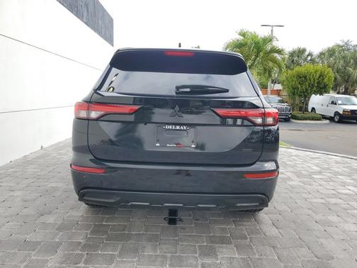 2022 Mitsubishi Outlander Black Edition