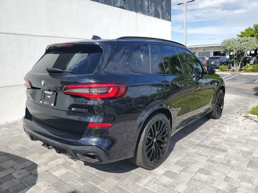 2023 BMW X5 M50i