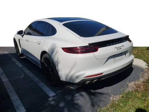 2020 Porsche Panamera 4S