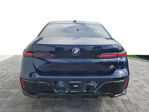 2023 BMW 740 740i