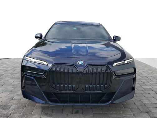2023 BMW 740 740i