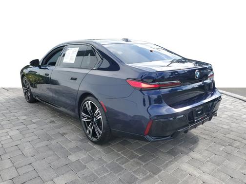 2023 BMW 740 740i