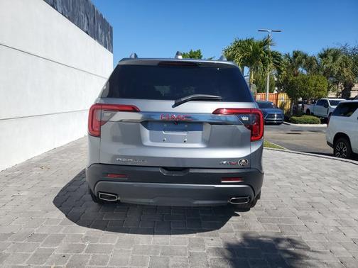 2021 GMC Acadia AT4