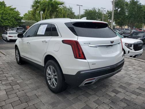 Crystal White Tricoat 2023 Cadillac XT5 AWD Premium Luxury
