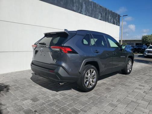 2021 Toyota RAV4 XLE Premium